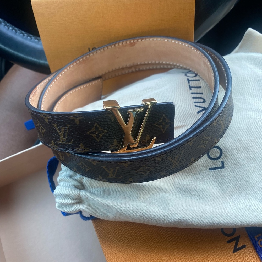 Louis Vuitton belt size 85 gently used